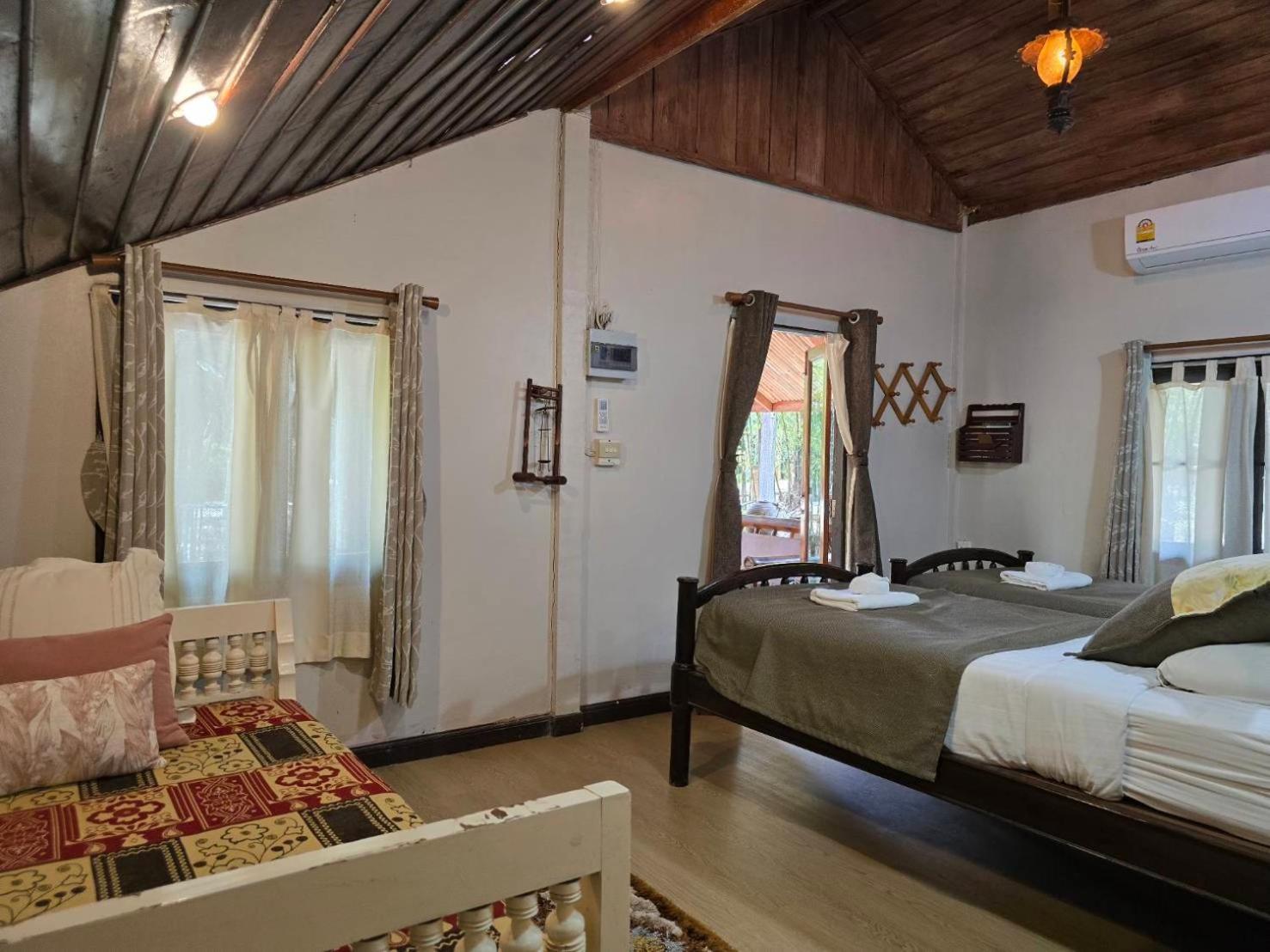 Kaengkrachan Boathouse Paradise Resort Kaeng Krachan Room photo