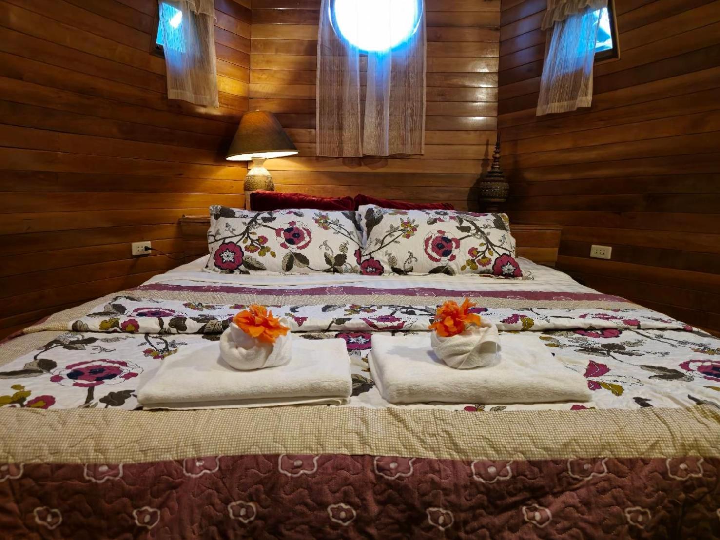 Kaengkrachan Boathouse Paradise Resort Kaeng Krachan Room photo
